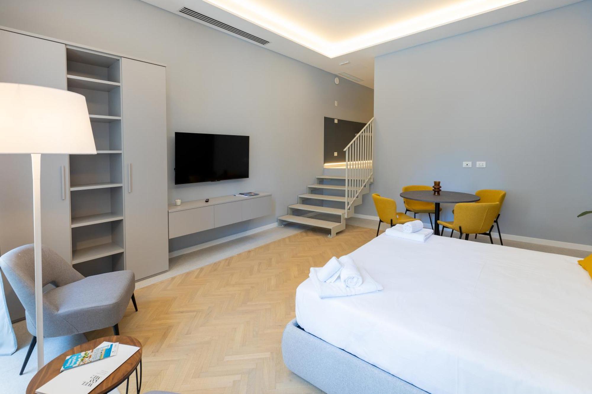 Teatro Romano Exclusive Suites ترييستي المظهر الخارجي الصورة